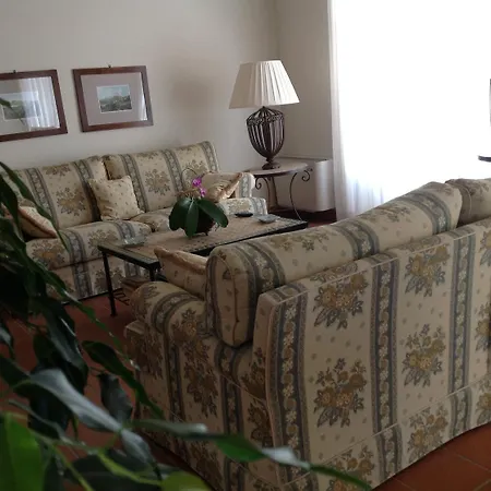 Agriturismo La Casa In Collina 3*