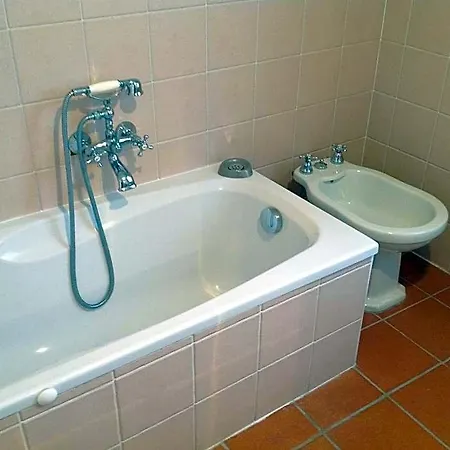 Agriturismo La Casa In Collina Canelli